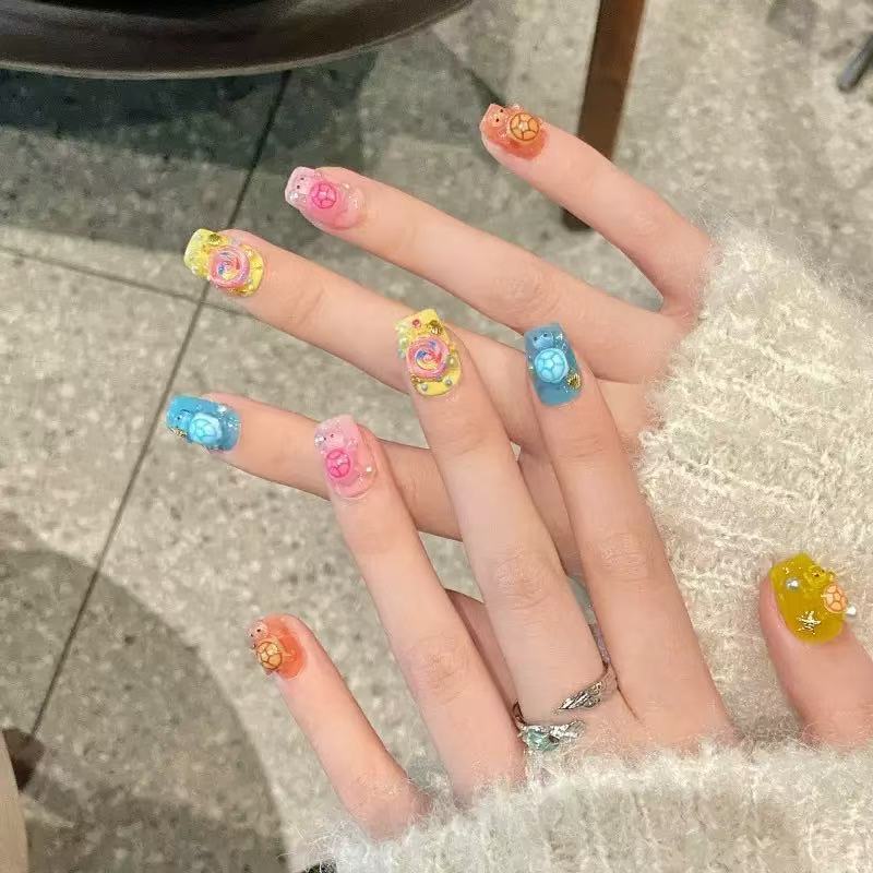 Art Craft Activity - 100 mini-breloques en résine colorées en
